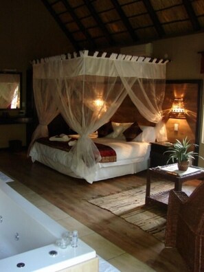 Khaya Umdani Kruger | In-room safe, iron/ironing board, WiFi, bed sheets - Marloth Kruger Accommodation (Nkomazi)