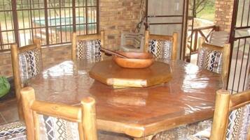 Savanna Pride | Dining