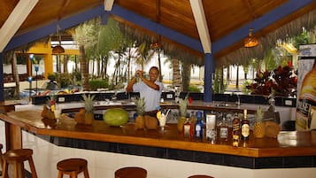 Bar junto a la alberca