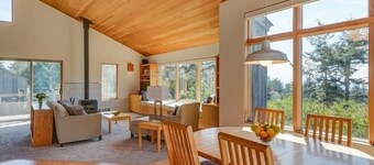 Moonshadow 3 Br home by RedAwning
