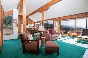 House, 3 Bedrooms, Bathtub, Ocean View (Holmes House Unit 21-86) | Living area