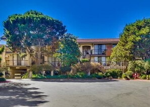 Condo, 2 Bedrooms | Front of property
