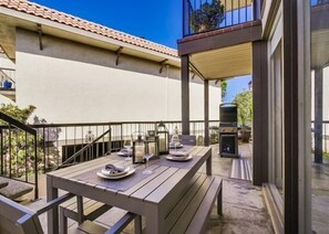 Condo, 2 Bedrooms | Outdoor dining