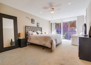 Condo, 2 Bedrooms