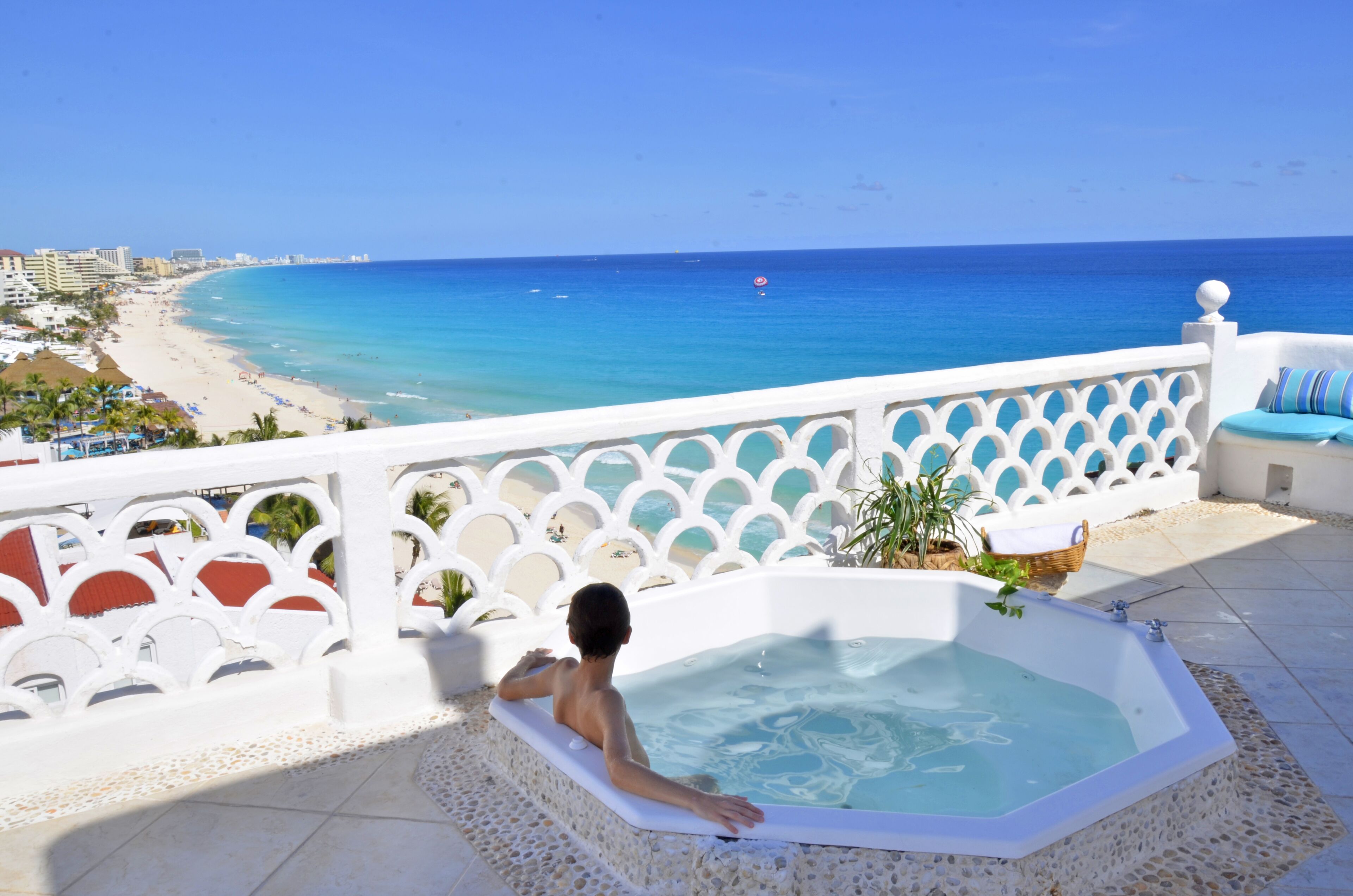 Elite Suite, 3 Bedrooms, Oceanfront | Teres/patio