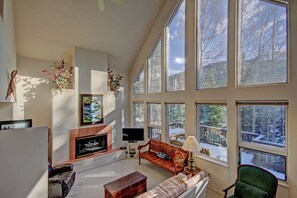 4 bedrooms, desk, laptop workspace, iron/ironing board - Aspen House 4 Bedroom Home by RedAwning (Breckenridge)