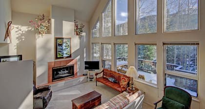 Aspen House 4 Bedroom Home by RedAwning