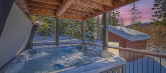 Casa De Plata 5 Bedroom Home by RedAwning