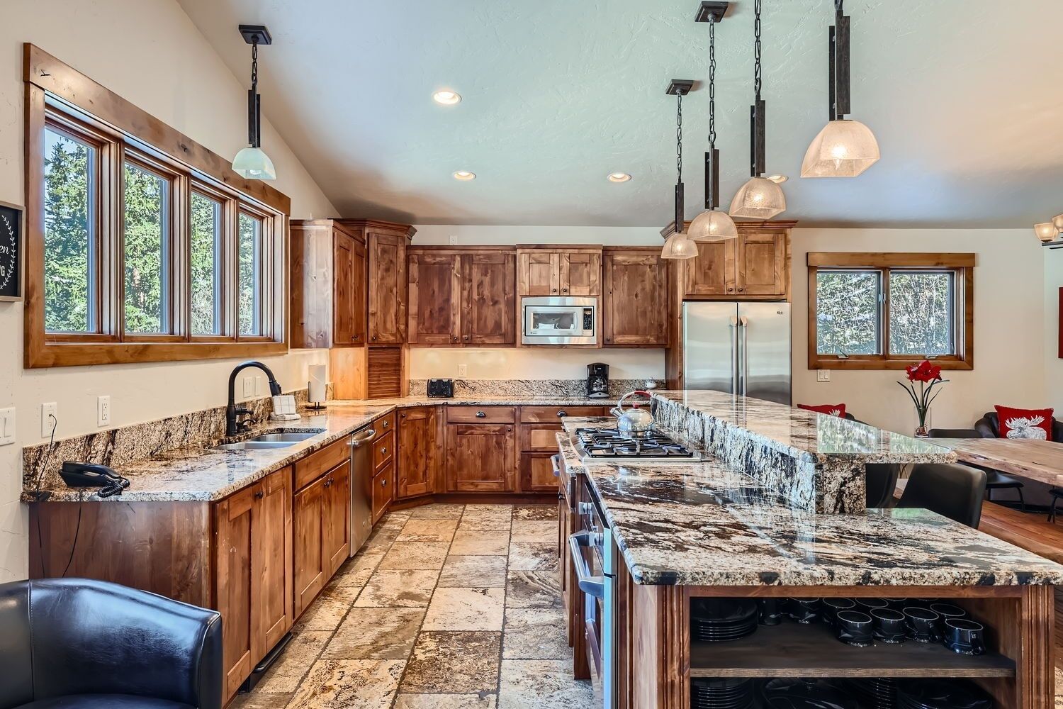 House, 4 Bedrooms | Private kitchen | Full-size fridge, microwave, oven, stovetop