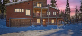 Casa De Plata 5 Bedroom Home by RedAwning