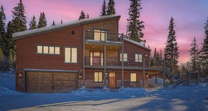 Casa De Plata 5 Bedroom Home by RedAwning