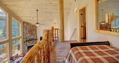 Grand Moose Lodge 3 Bedroom Home by RedAwning