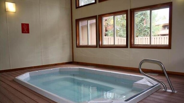 Bathtub spa indoor
