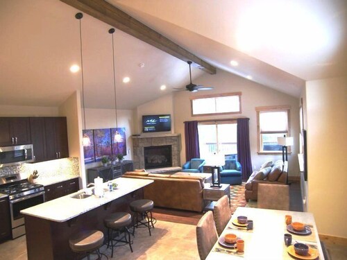 Maggie Townhome 3 Bed 3 Bath