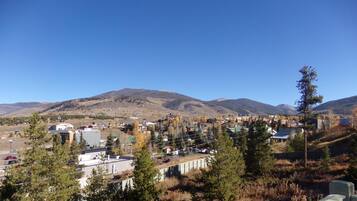 House, Multiple Beds (Anemone Townhome 3 bed 3 bath HTAT) | View from property
