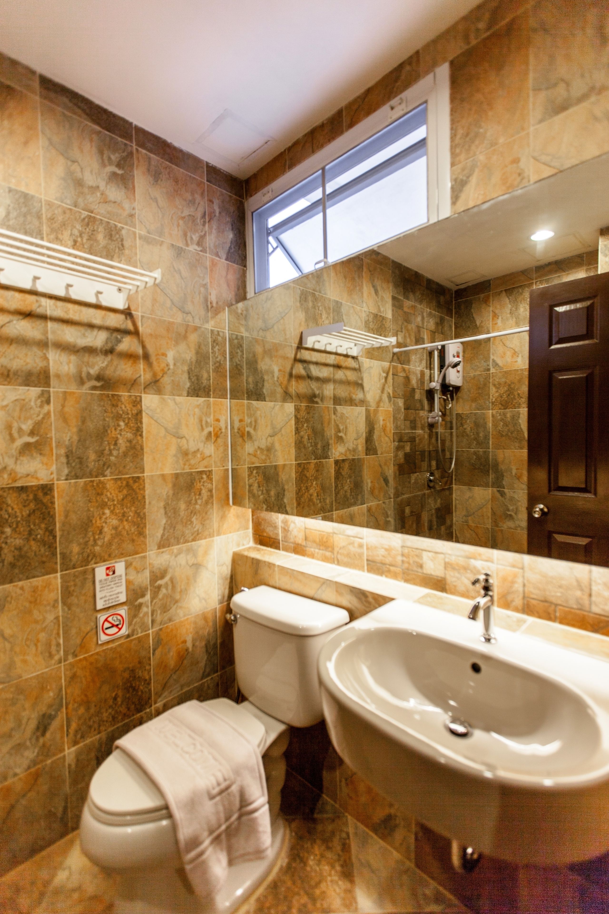 superior room | bathroom | shower, free toiletries, bidet, towels