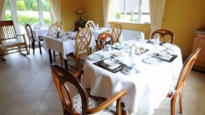 Banquet hall - Whitethorn Lodge (Ballina)