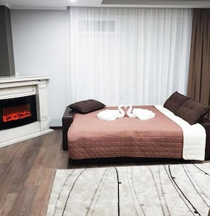 Ropa de cama de alta calidad, minibar y escritorio 