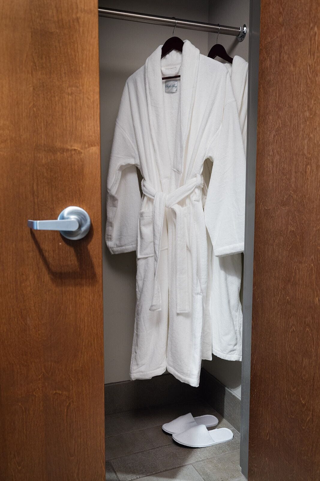 1 bedroom, premium bedding, pillow-top beds, desk