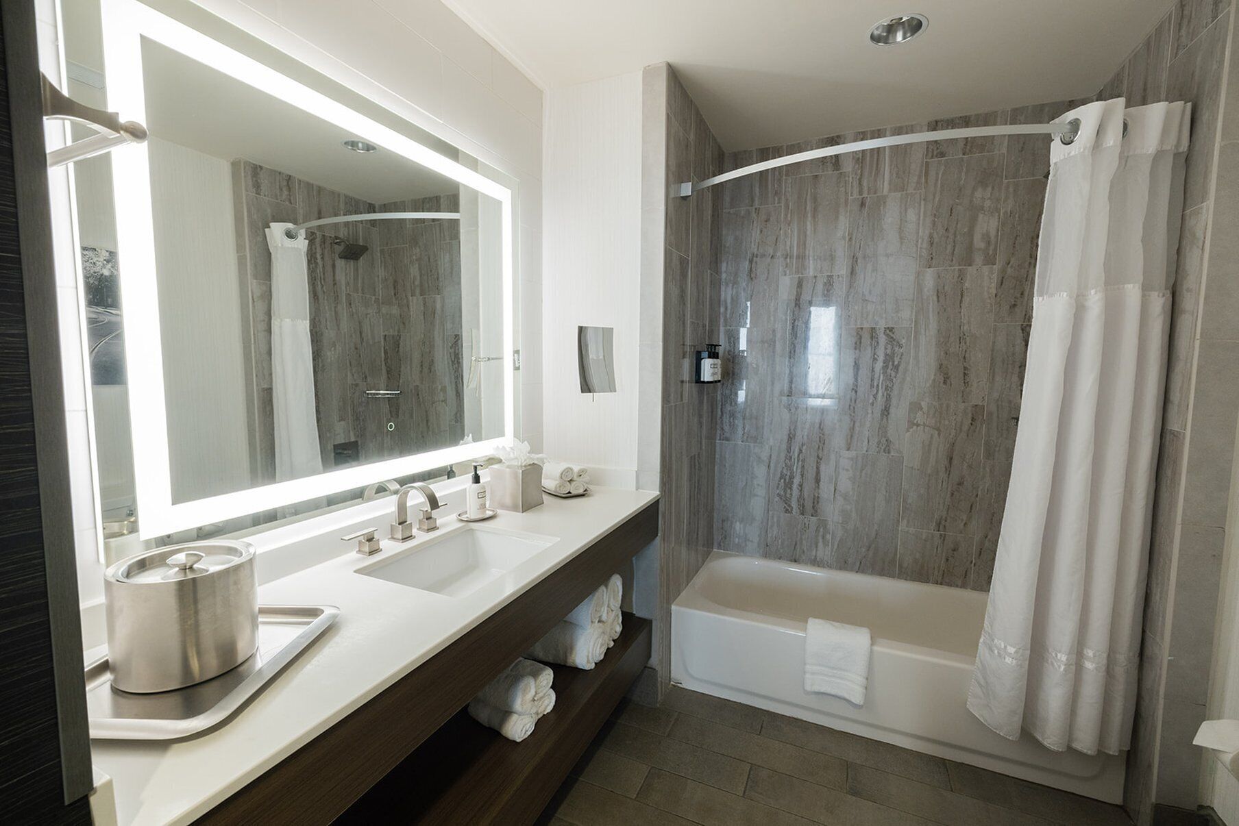 Rainfall showerhead, free toiletries, hair dryer, bathrobes