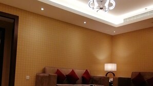 Lobby sitting area - Manazel Al Diafah Serviced Apartment (Riyadh)