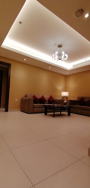Lobby sitting area - Manazel Al Diafah Serviced Apartment (Riyadh)