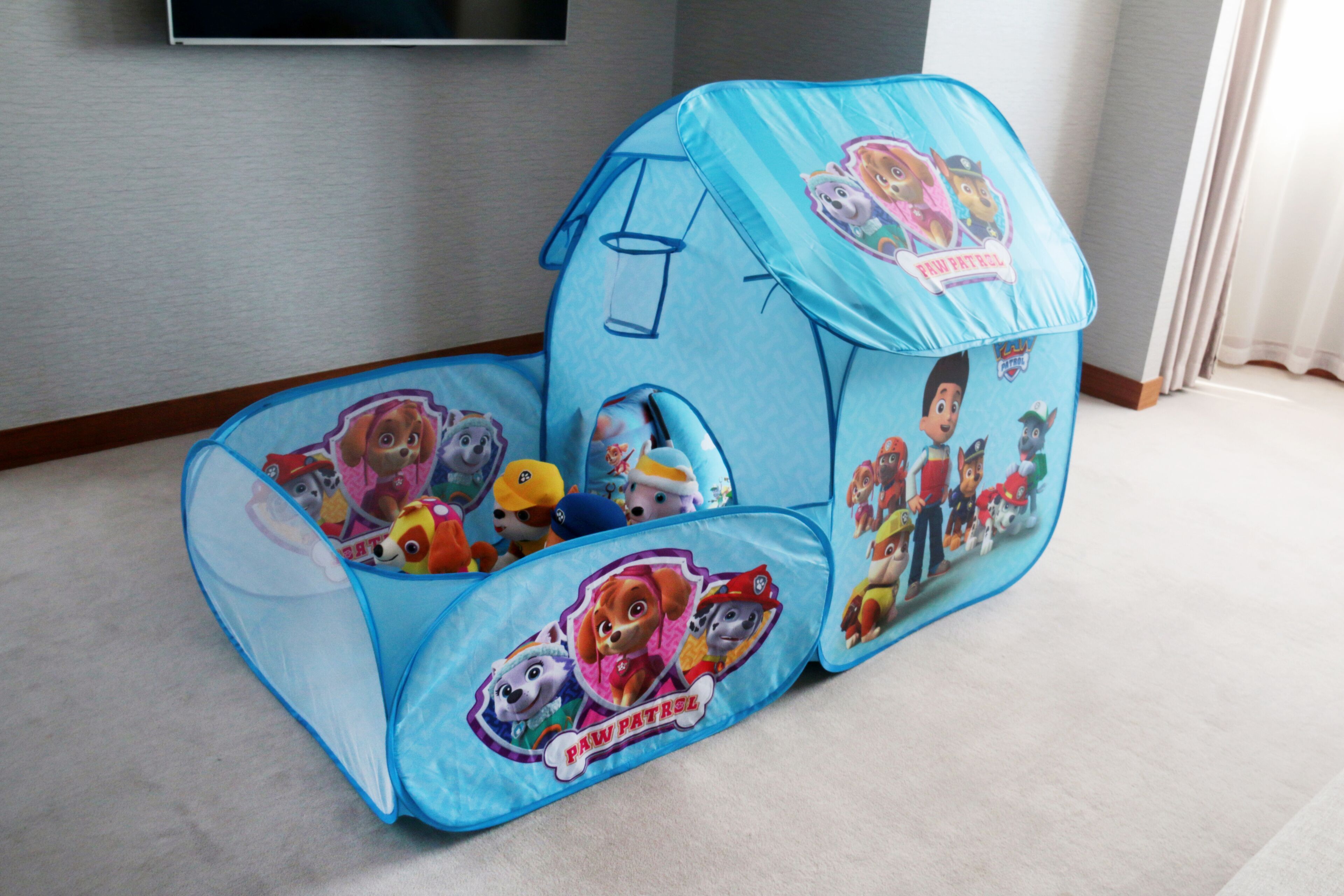 signature room | premium bedding, in-room safe, desk, blackout curtains