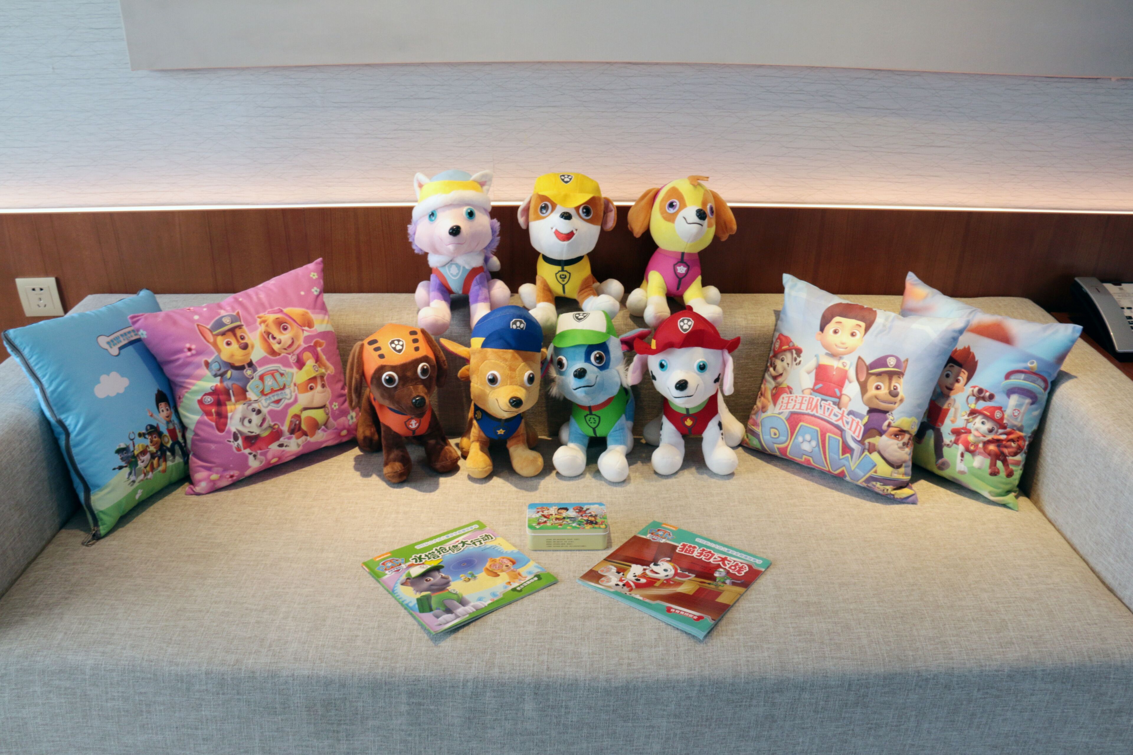 signature room | premium bedding, in-room safe, desk, blackout curtains