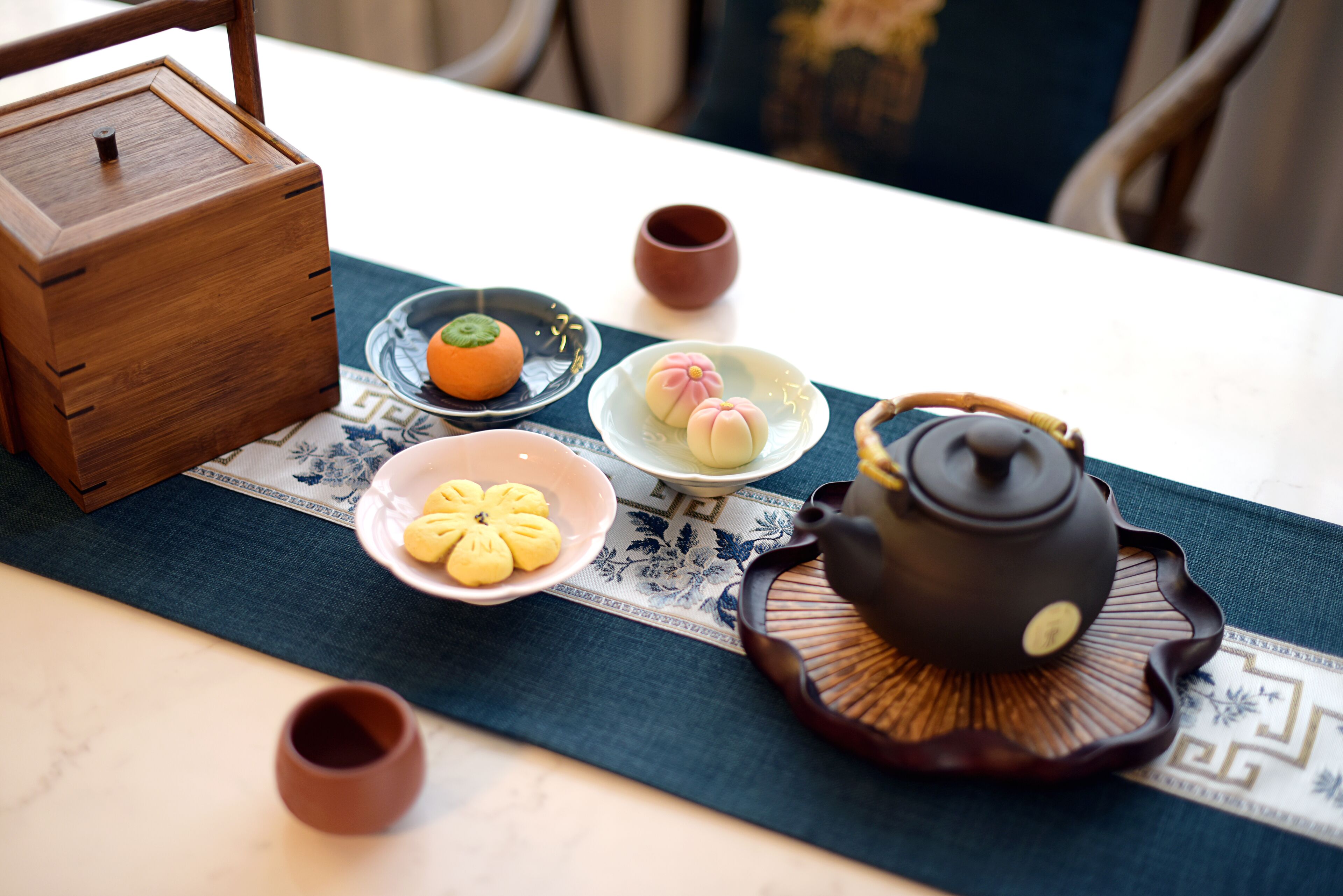 signature room | premium bedding, in-room safe, desk, blackout curtains