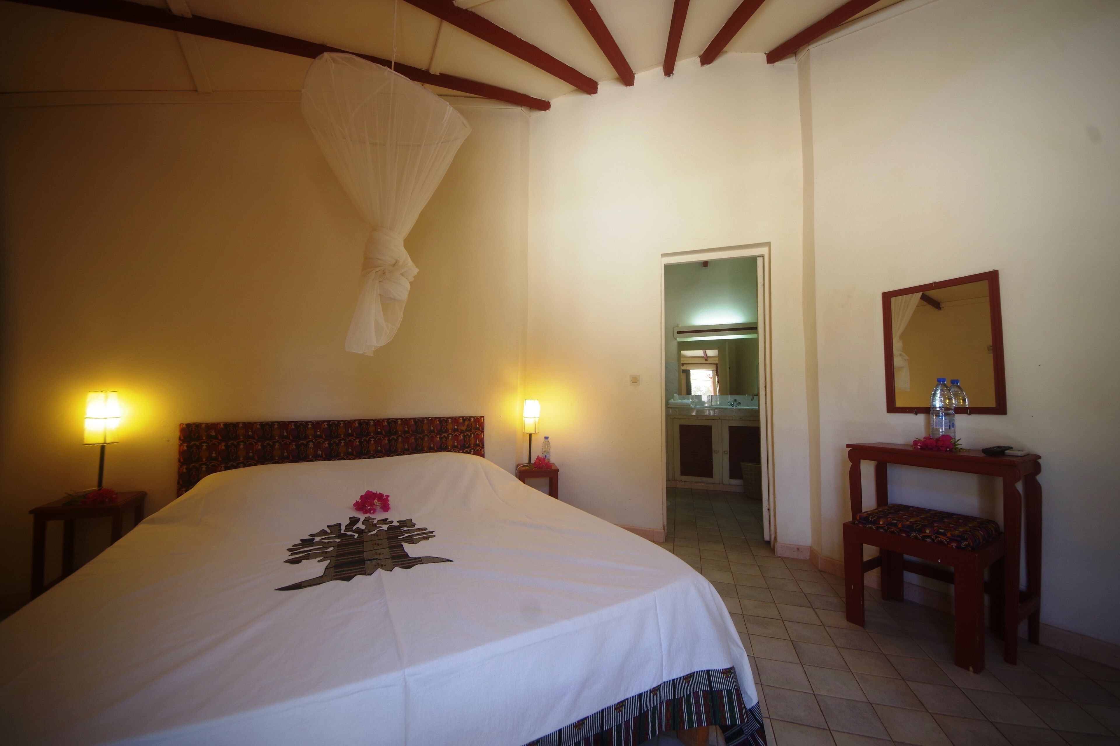 Literie de qualité supérieure, coffres-forts dans les chambres, bureau