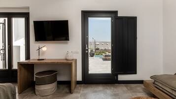 Junior Suite with Private Pool & Jetted Tub | 3 habitaciones, ropa de cama de alta calidad y camas con pillow-top