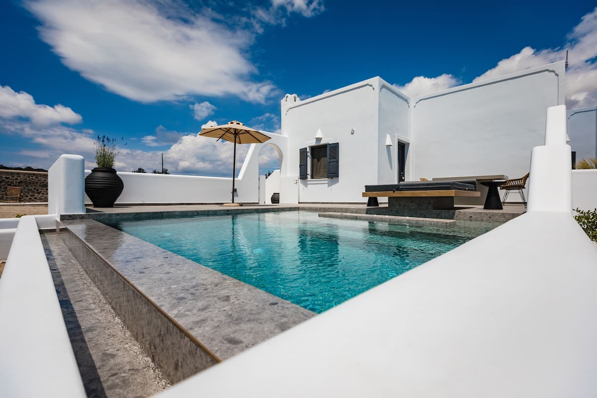 Junior Suite with Private Pool & Jetted Tub | 3 bedrooms, premium bedding, pillowtop beds, minibar