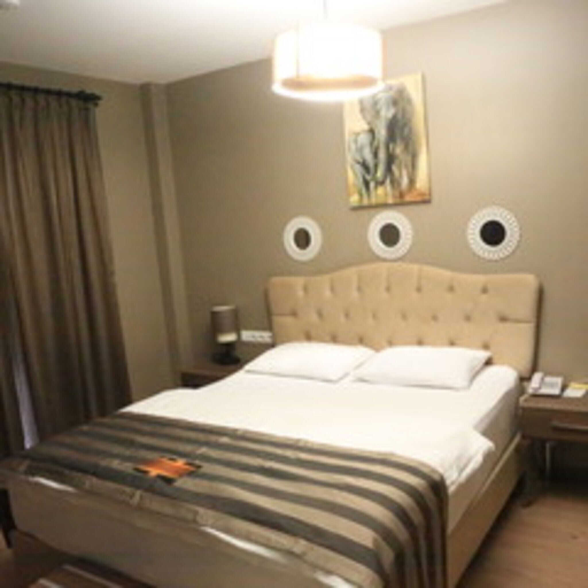 Luxe beddengoed, een kluis op de kamer, geluiddichte muren, gratis wifi