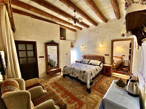 Family Room | Premium bedding, minibar, desk, soundproofing