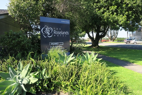 Roselands Motel