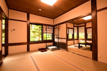 Junior Suite, Non Smoking, Private Bathroom | In-room safe, free WiFi, bed sheets