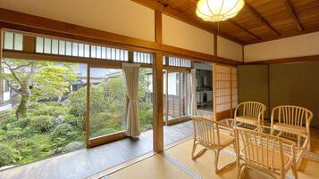 Familienzimmer, Nichtraucher, Gemeinschaftsbad (1F) | Ausblick vom Zimmer