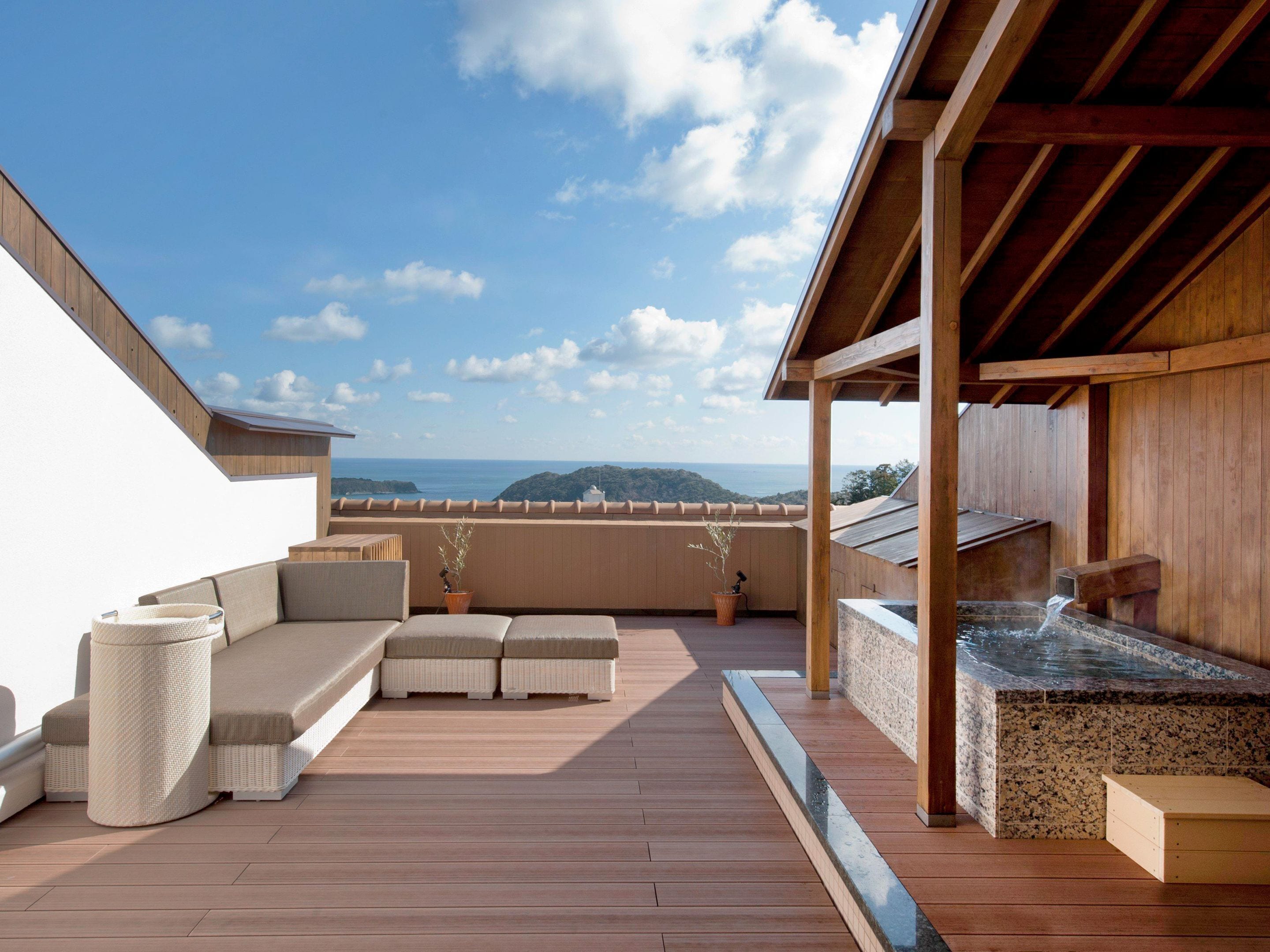 Chambre Premium, non-fumeurs, vue océan (with Open-air Bath) | Bureau, draps fournis