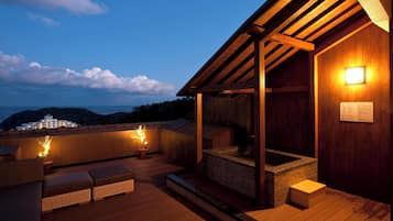 Habitación Premium, para no fumadores, vista al océano (with Open-air Bath) | Baño | Tina con regadera, tina profunda, amenidades de baño gratuitas