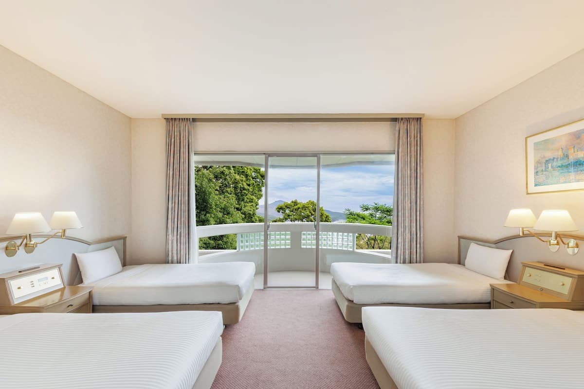 Chambre, non-fumeurs, vue océan (4 Beds) | Bureau, draps fournis