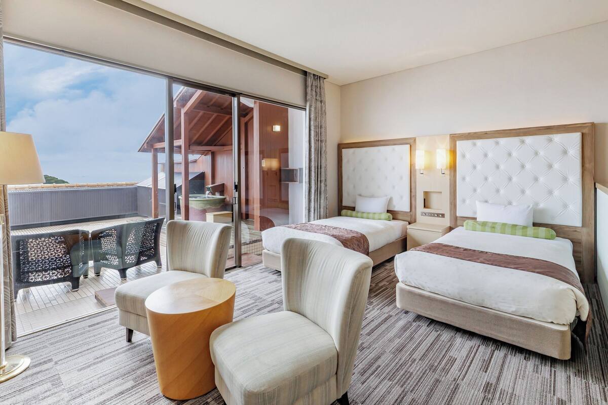 Chambre Supérieure, non-fumeurs, vue océan (with Open-air Bath) | Bureau, draps fournis