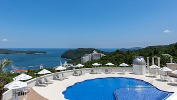 Seasonal outdoor pool