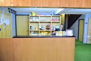 Reception - Double Five - Hostel (Bangkok)