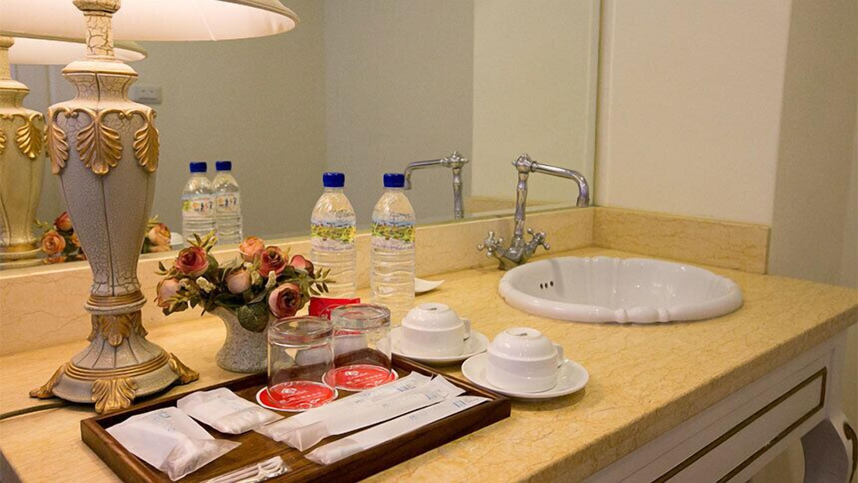 business room | room amenity