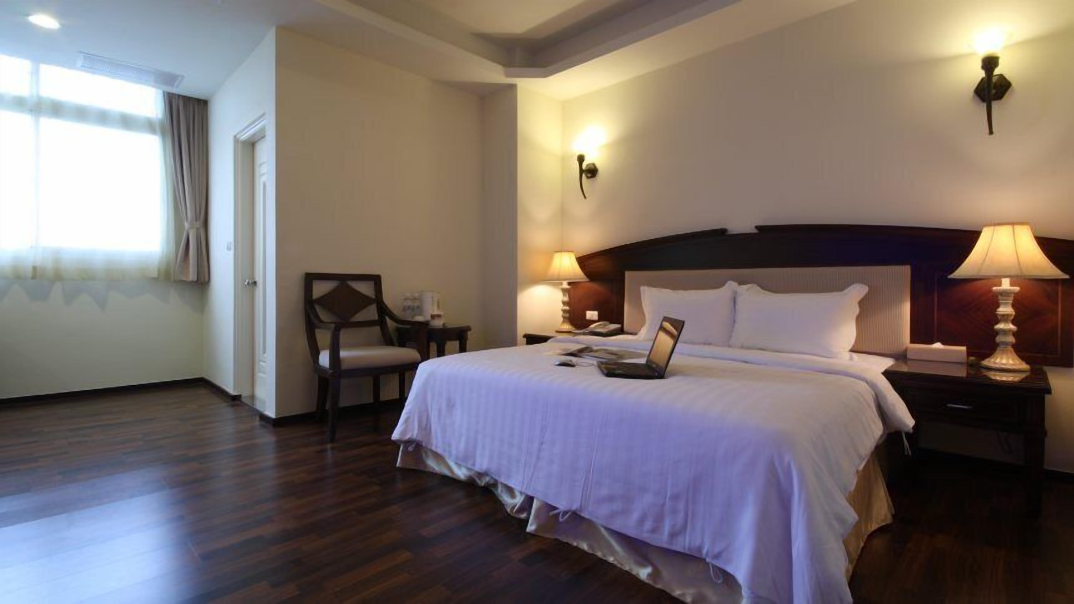 superior room | down duvets, desk, blackout curtains, free cots/infant beds