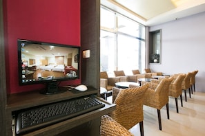 Business center - Camelot Inn (Hualien City)