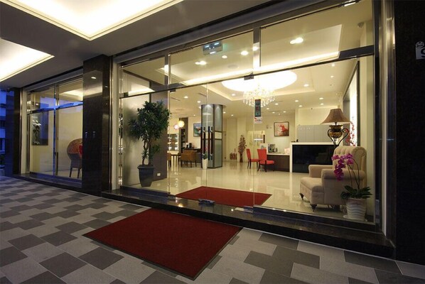 Property entrance - Camelot Inn (Hualien City)