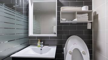 Family Room (No Cooking) | Bathroom | Shower, free toiletries, hair dryer, towels