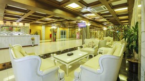 Lobby - Royal Taunggyi Hotel (Taunggyi)