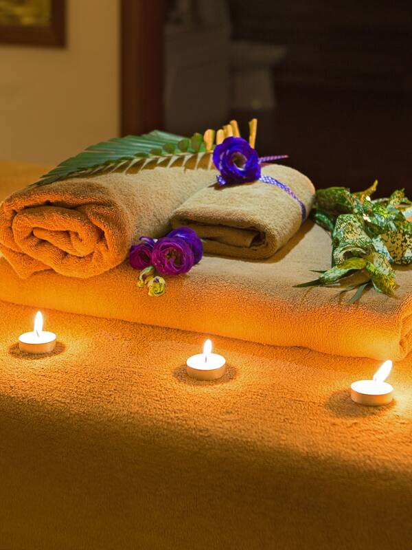 Sauna, hot tub, steam room, body treatments, deep-tissue massages